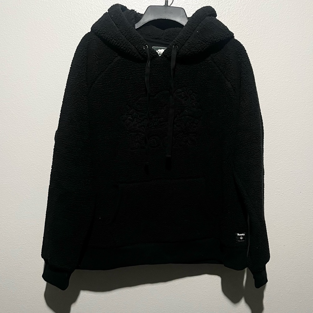 ROOTS- Black Fuzzy Teddy Hoodie Size XL